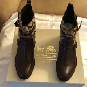 Brand New in Box Coach Cameron 12CM Sig C/C Brown